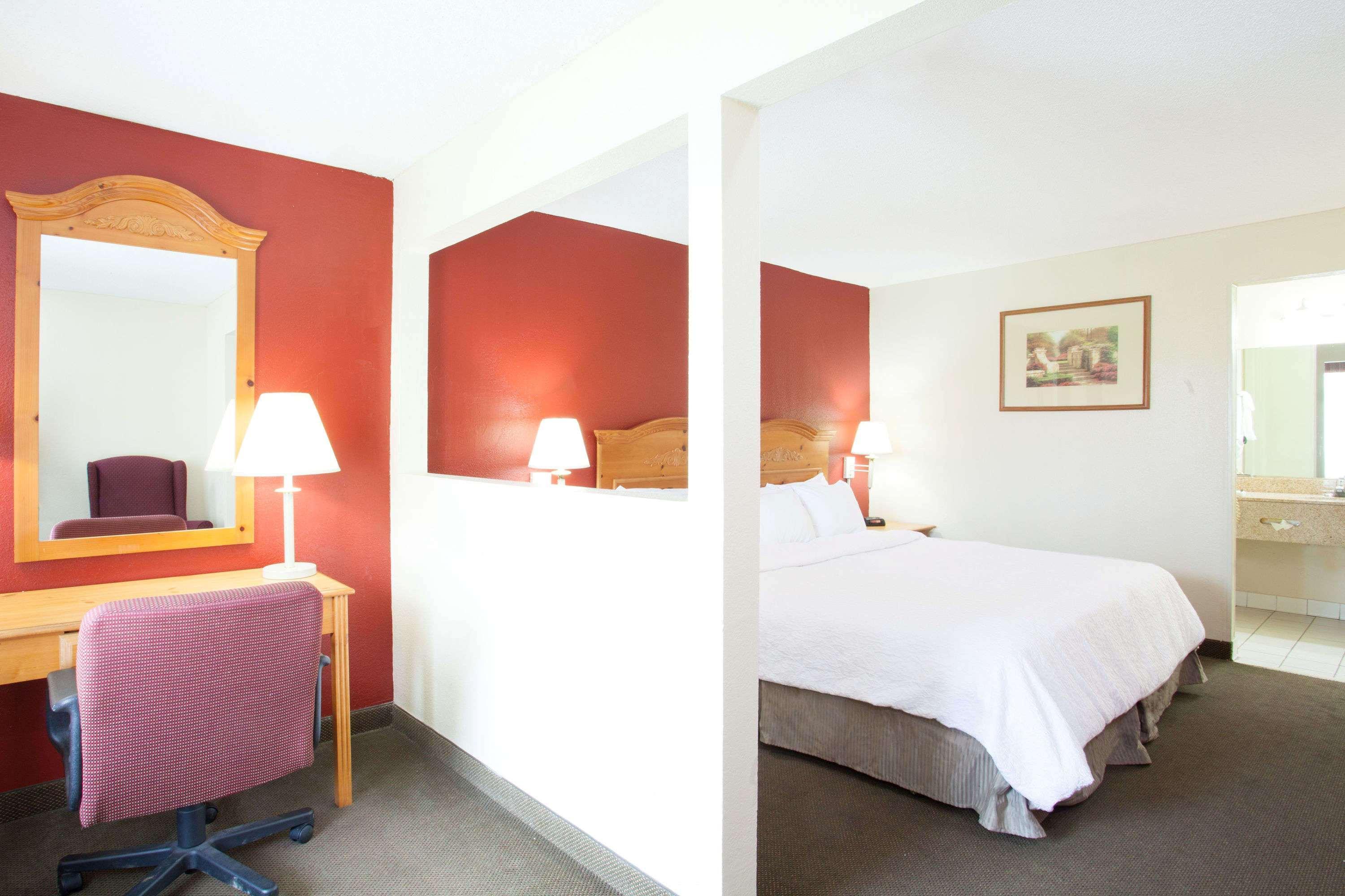 Days Inn & Suites By Wyndham Collierville Germantown Area Eksteriør billede